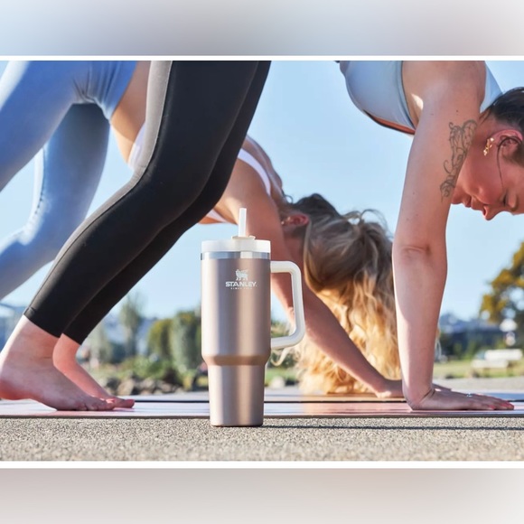 🎉LAST PIECE🎉Stanley 40oz Quencher Flowstate Tumbler Rose quartz glow - Picture 3 of 13